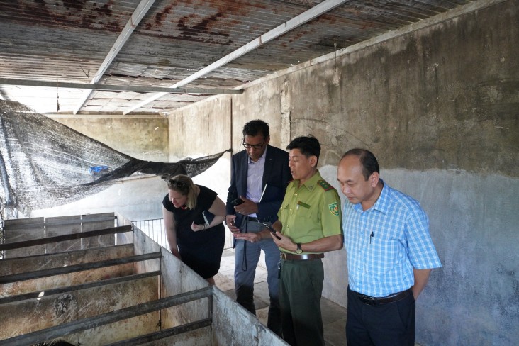 During his visit to Vietnam, Dr. Atul Gawande visited a wildlife farm in Long Thanh District in Dong Nai province with provincial government authorities to discuss the importance of their efforts to advancing global health security.