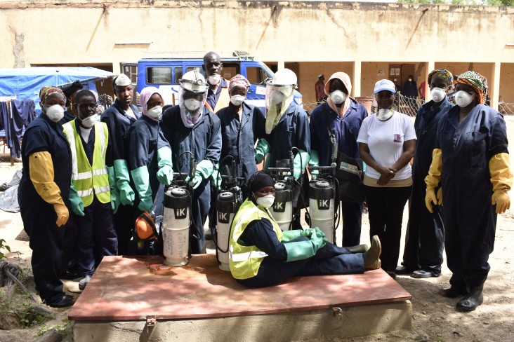 L’équipe chargée des opérations de la Pulvérisation Intra Domiciliaire dans le district de Bandiagara